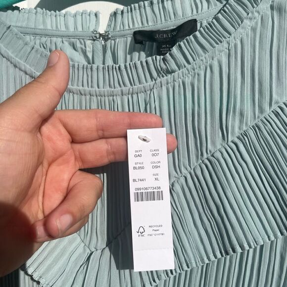 J Crew Crinkle Chiffon V Detail Top NWT - Picture 6 of 8